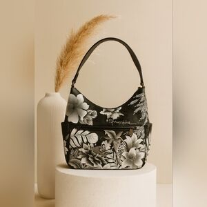 Anuschka Classic Hobo With Side Pockets - 382